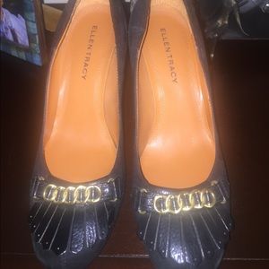 Black suede Ellen tracy heels